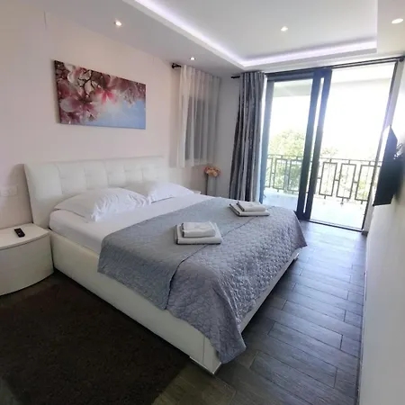 Martina - Bellevue 슈므리카